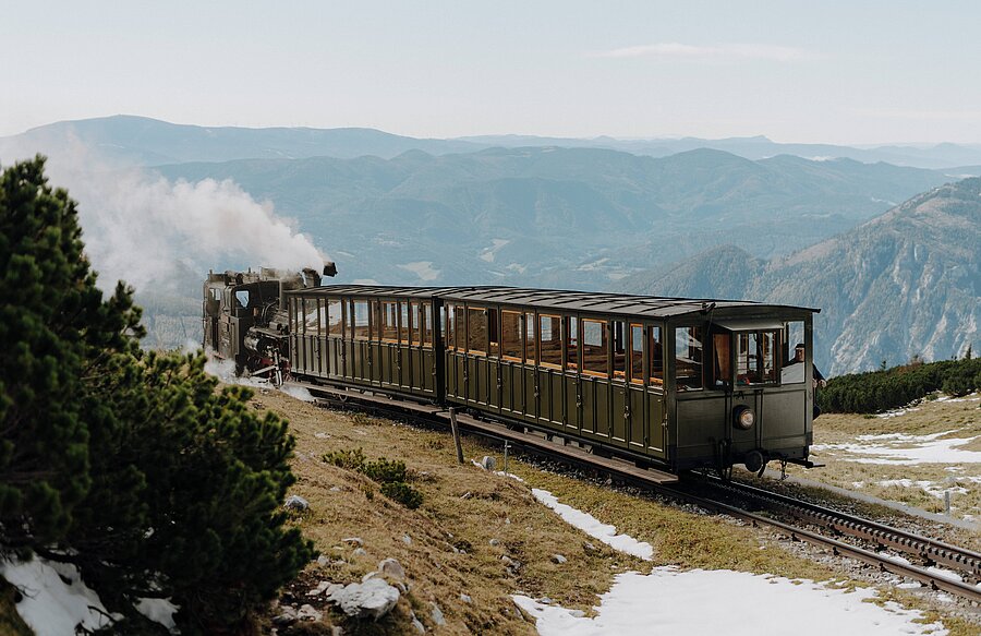 Dampfzug auf dem Weg zum Hochschneeberg