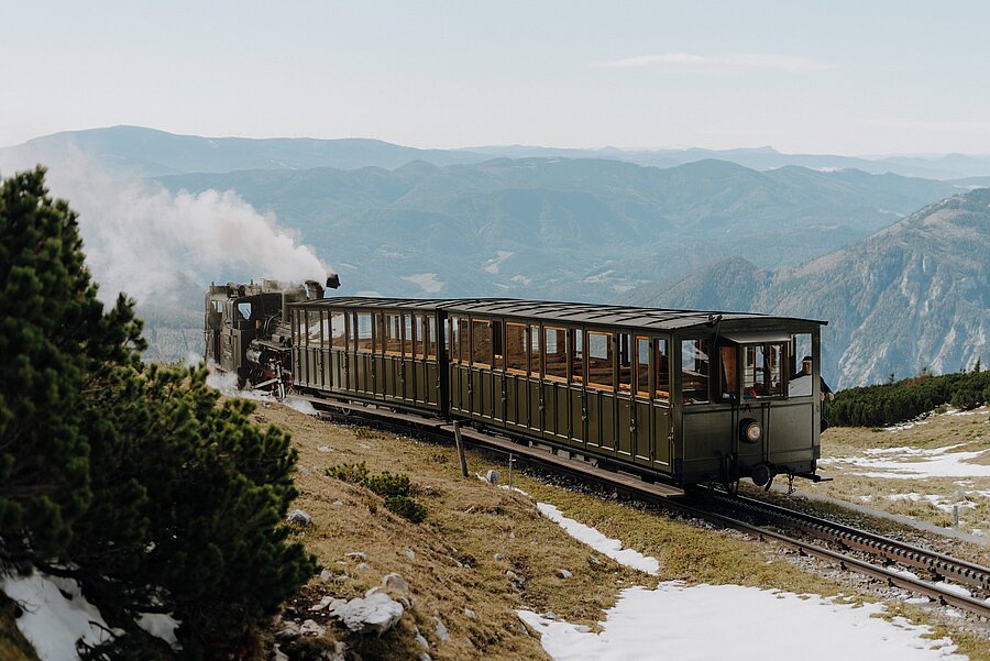 Dampfzug auf dem Weg zum Hochschneeberg