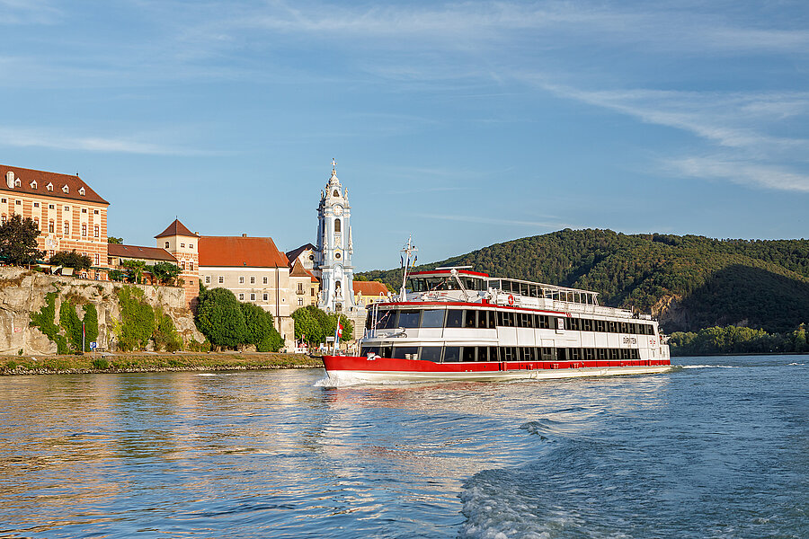 DDSG Schiff vo Stift Dürnstein